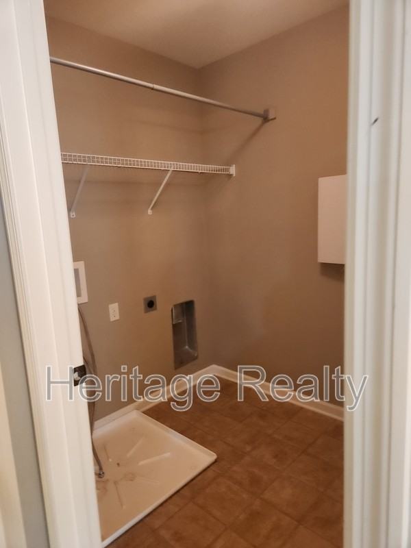 6515 Airtree Ln - Photo 5 of 16