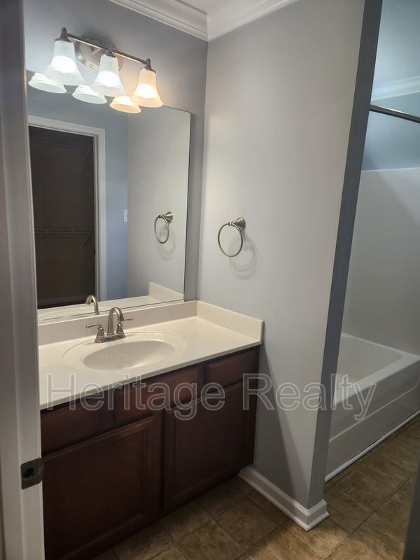 6515 Airtree Ln - Photo 7 of 16