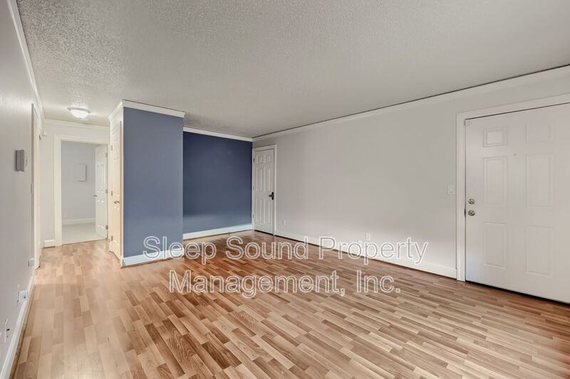 8065 N Ivanhoe St #1 - Photo 4 of 17