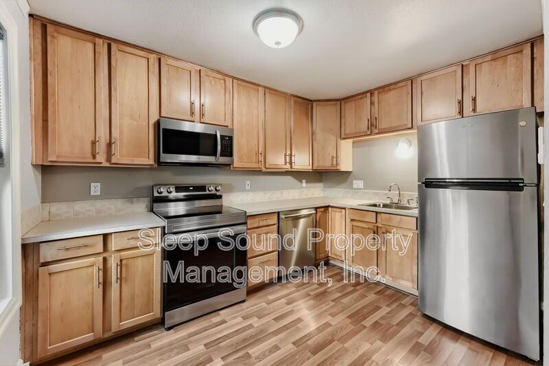 8065 N Ivanhoe St #1 - Photo 6 of 17