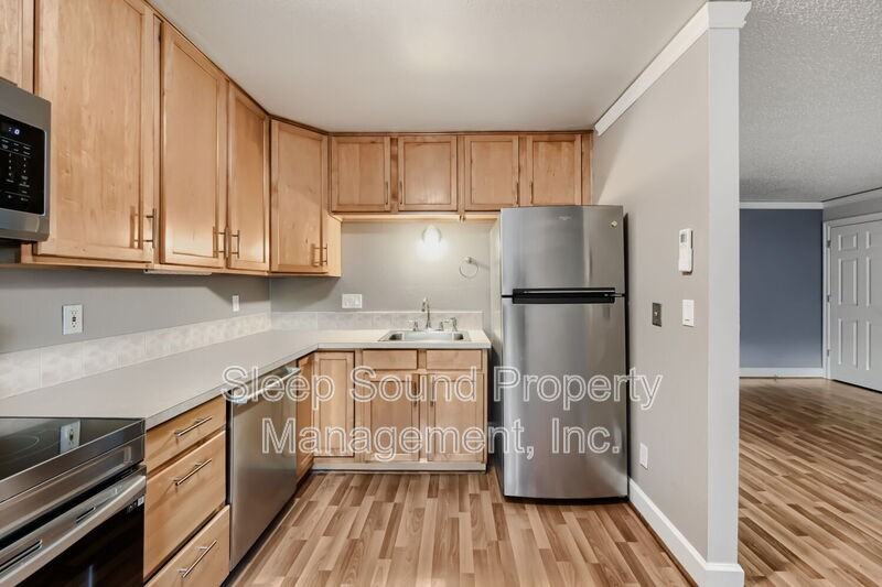 8065 N Ivanhoe St #1 - Photo 7 of 17
