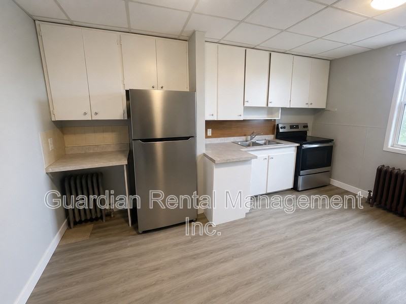 411 Simpson St #6 - Photo 2 of 12
