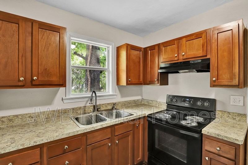 7171 Lucky Dr W - Photo 2 of 20