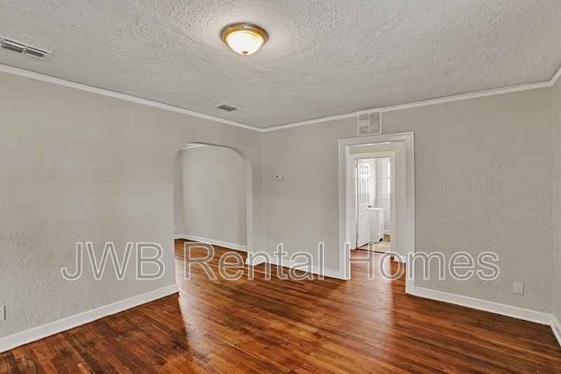 7171 Lucky Dr W - Photo 4 of 20