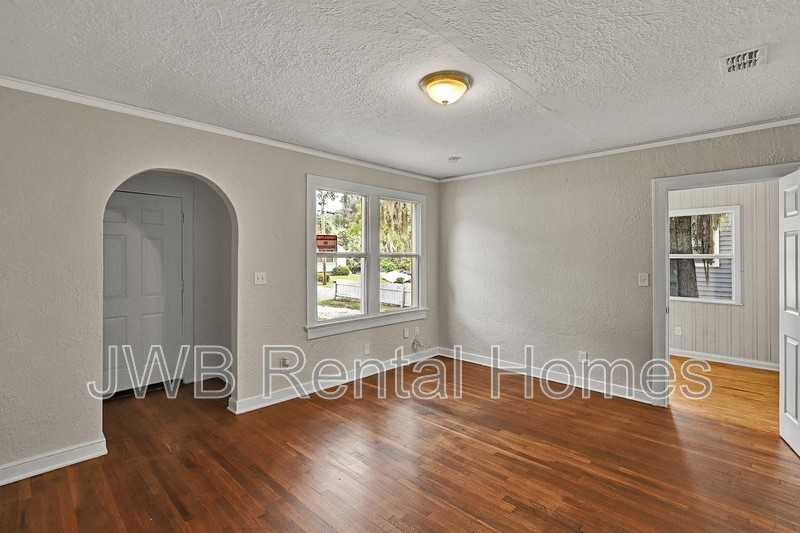 7171 Lucky Dr W - Photo 6 of 20