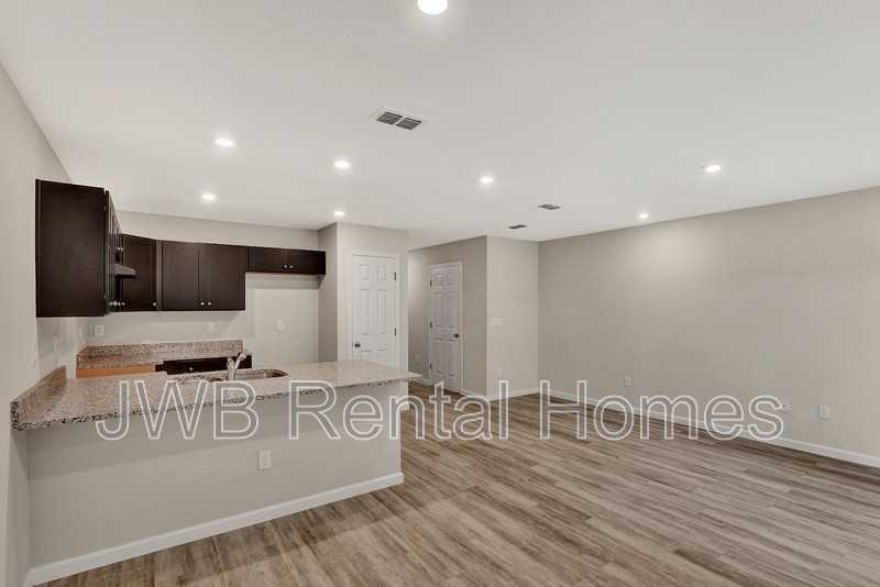 606 Herman St - Photo 3 of 16