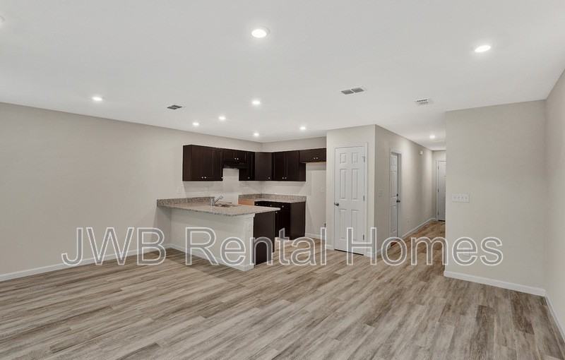 606 Herman St - Photo 4 of 16