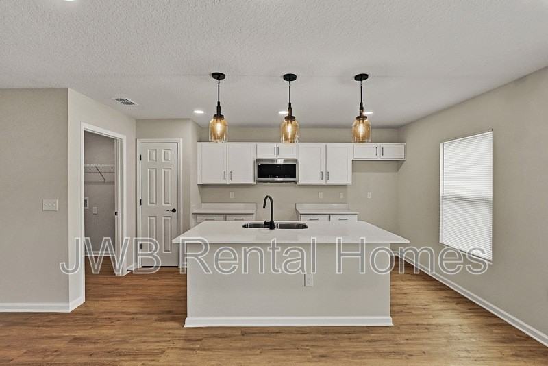 9144 9th Ave - Photo 2 of 22