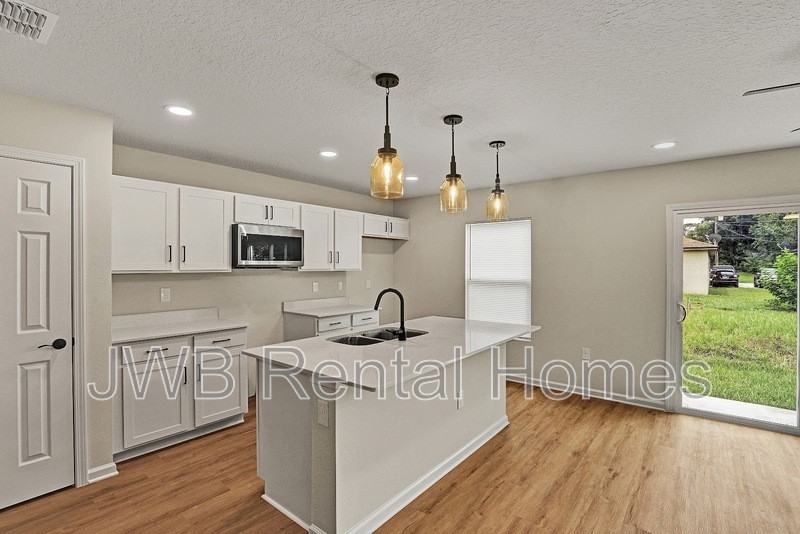 9144 9th Ave - Photo 5 of 22