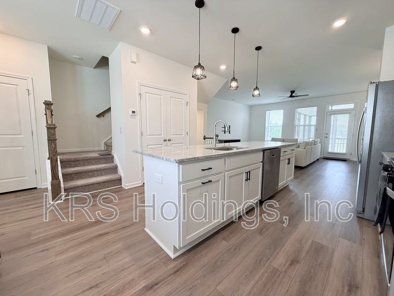 849 Parc Townes Dr - Photo 3 of 28