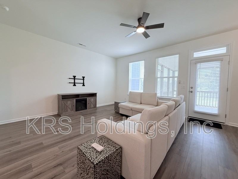 849 Parc Townes Dr - Photo 7 of 28