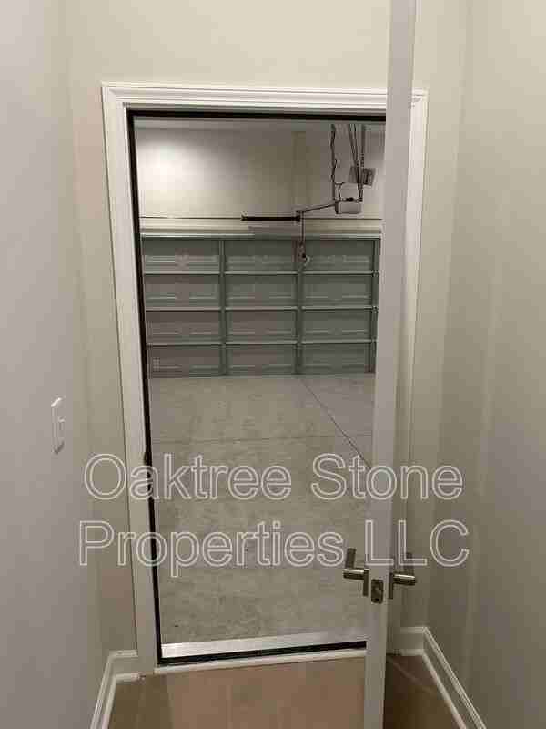 1967 Hollywood Rd Nw - Photo 2 of 48
