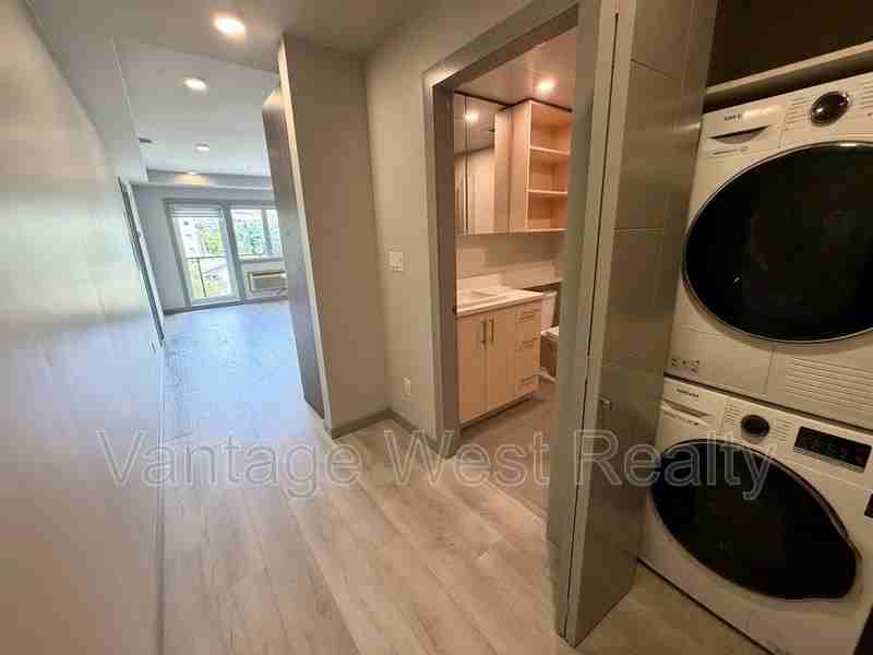 325 Dougall Rd N - Photo 6 of 17