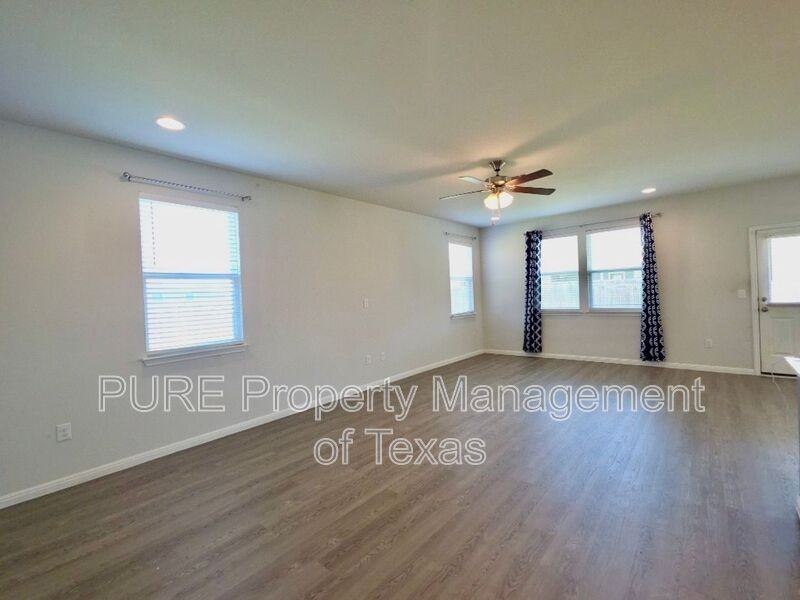 10400 Alemoor Dr - Photo 3 of 31