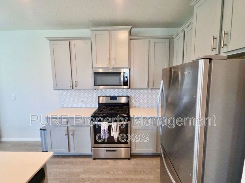 10400 Alemoor Dr - Photo 7 of 31