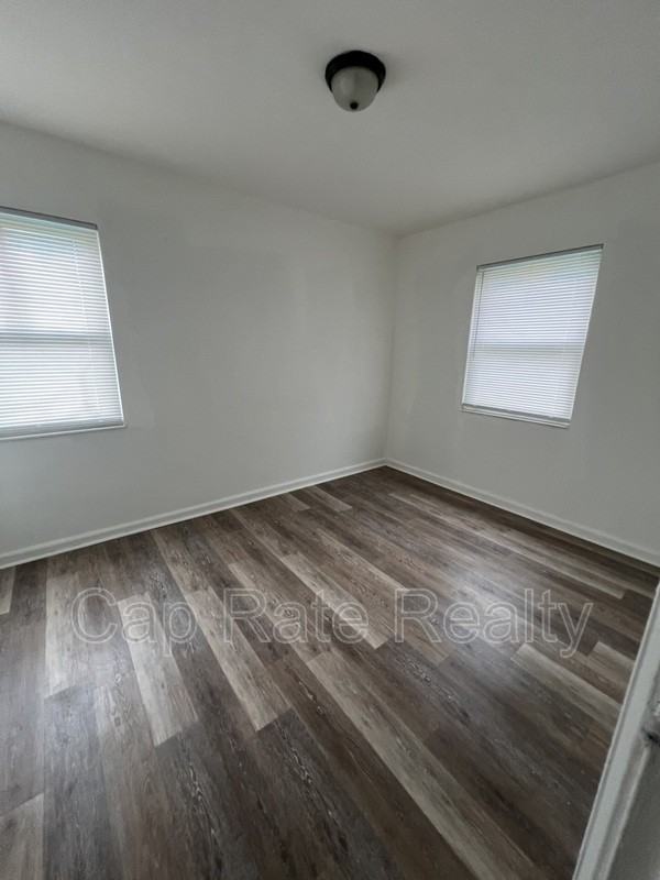 94 N Hampton Rd - Photo 7 of 10