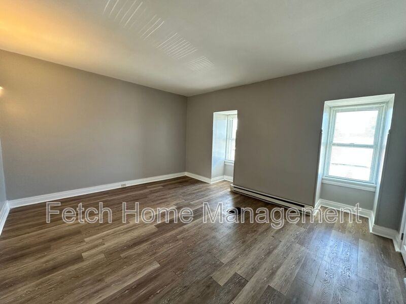 512 Spruce St #2 - Photo 4 of 37