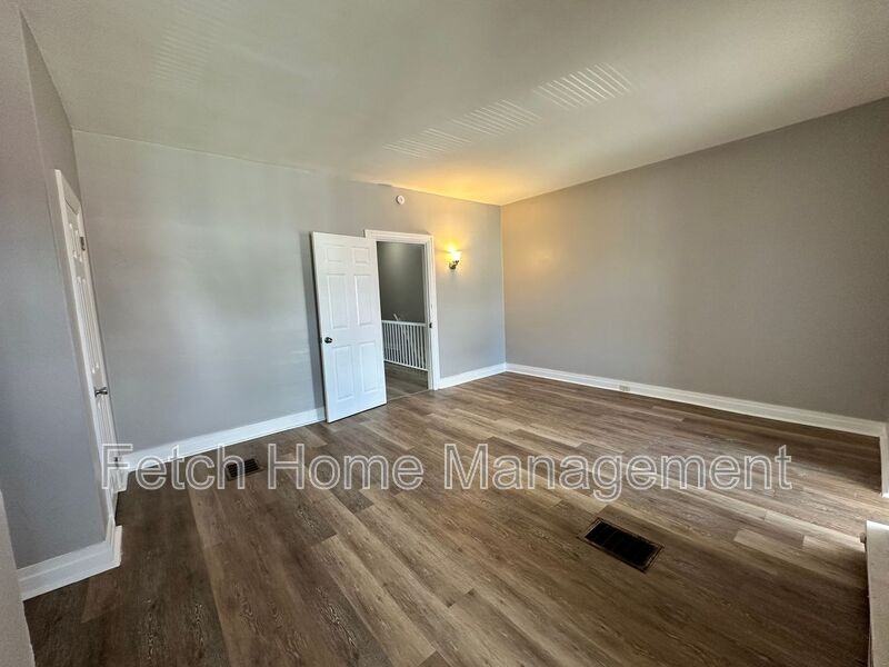 512 Spruce St #2 - Photo 5 of 37