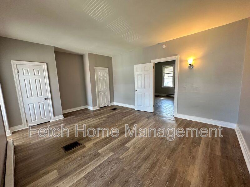 512 Spruce St #2 - Photo 6 of 37
