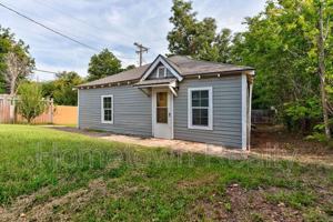featured image of 1801 E Madison St