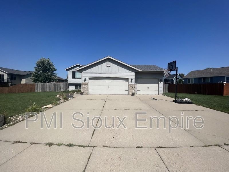 4829 S Wilson Ave - Photo 3 of 32