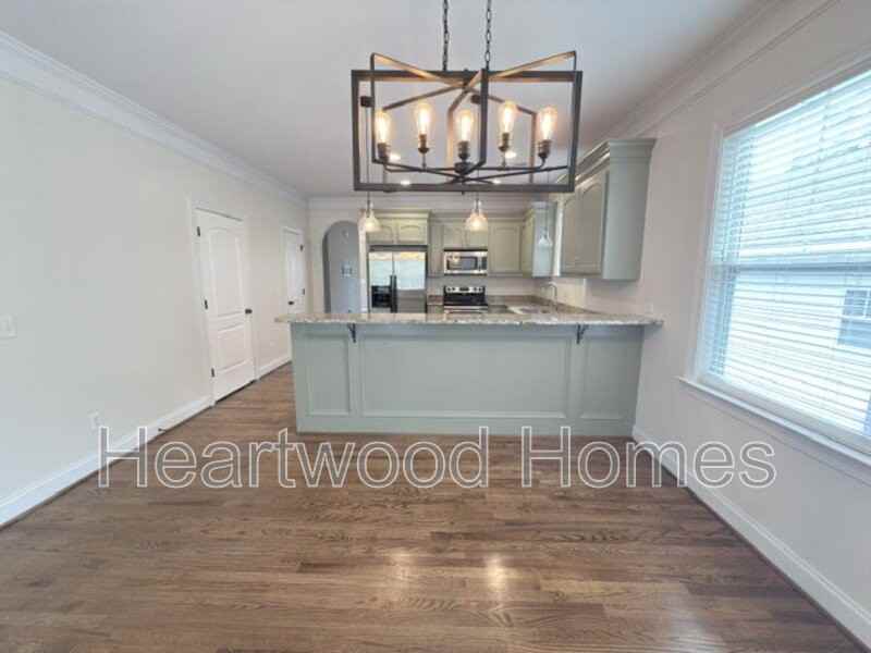 432 Jackson Ave - Photo 7 of 38