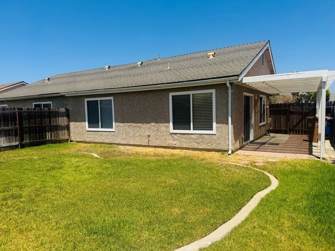 5344 Heather St - Photo 5 of 9