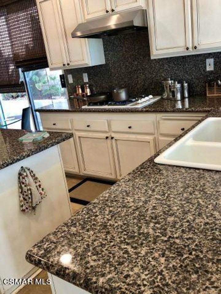 2792 Sandhurst Ave - Photo 2 of 9