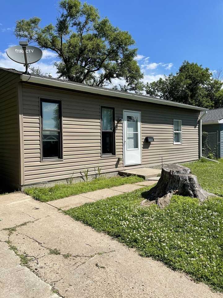 4026 Spring Cir - Photo 2 of 9