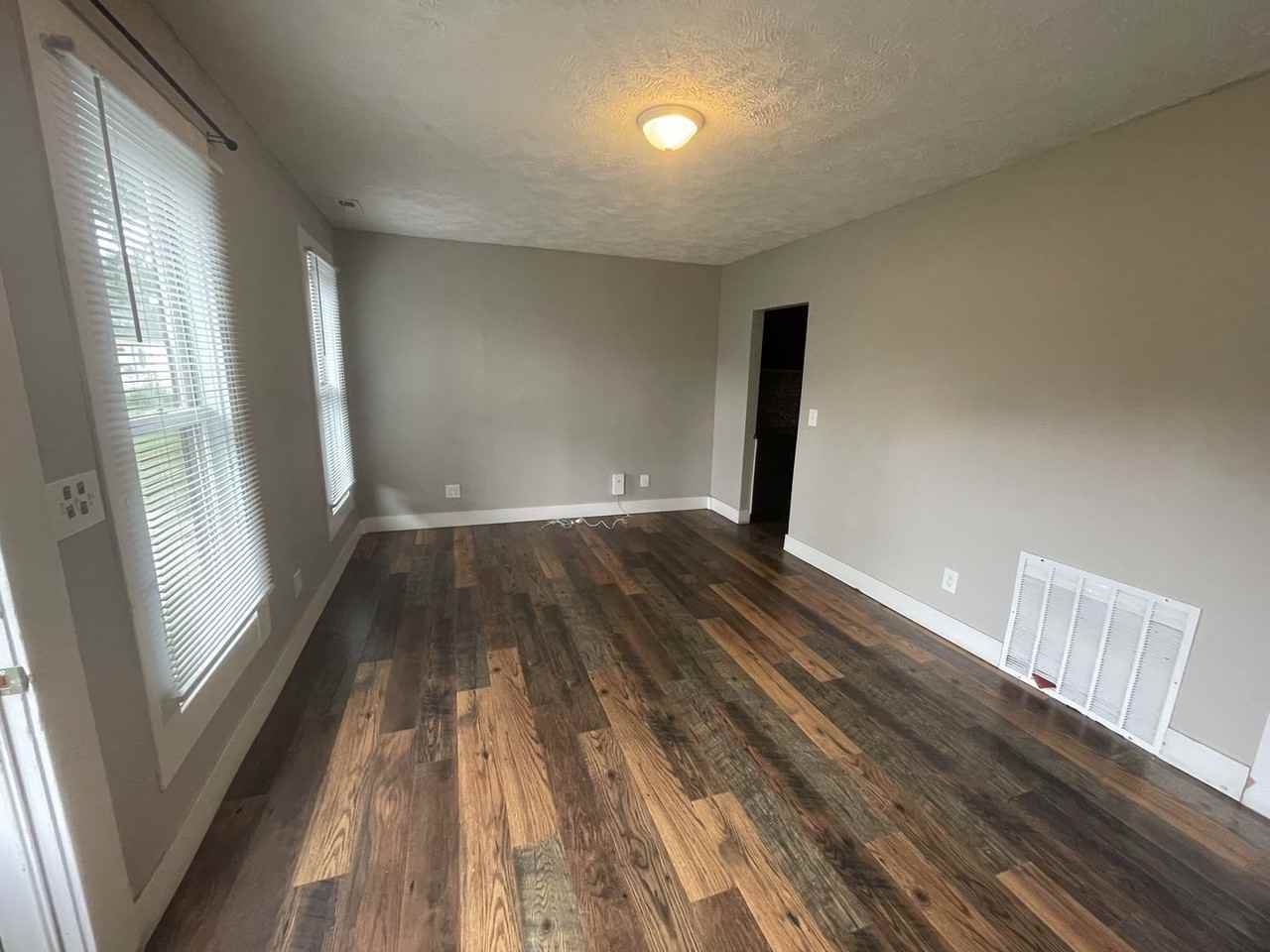 4026 Spring Cir - Photo 3 of 9