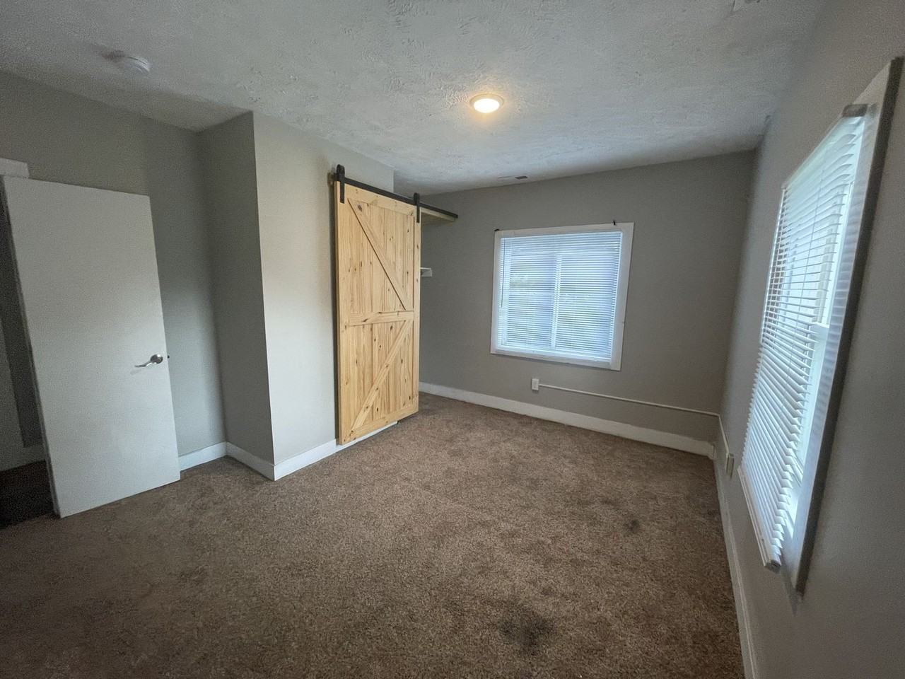 4026 Spring Cir - Photo 6 of 9
