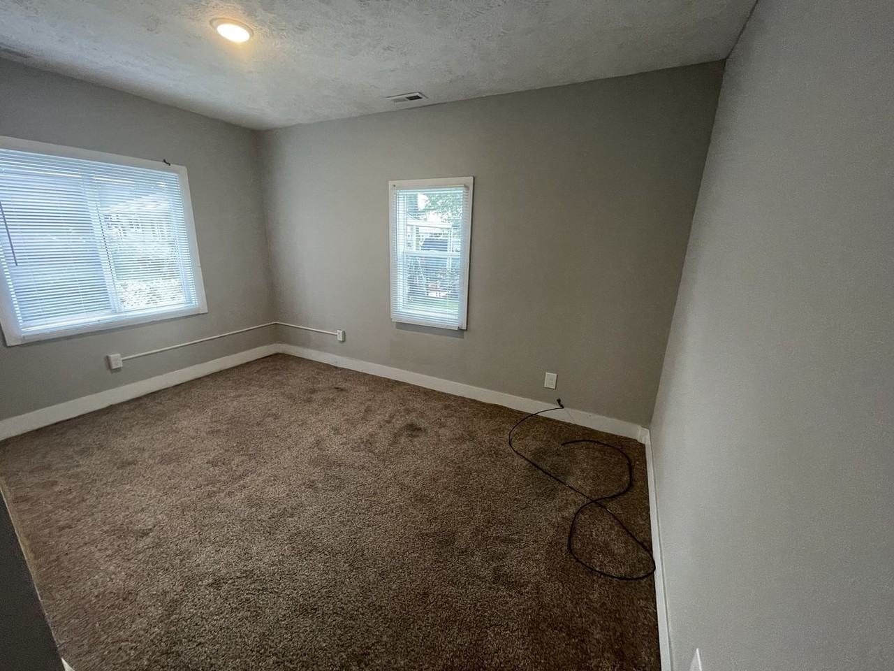 4026 Spring Cir - Photo 7 of 9