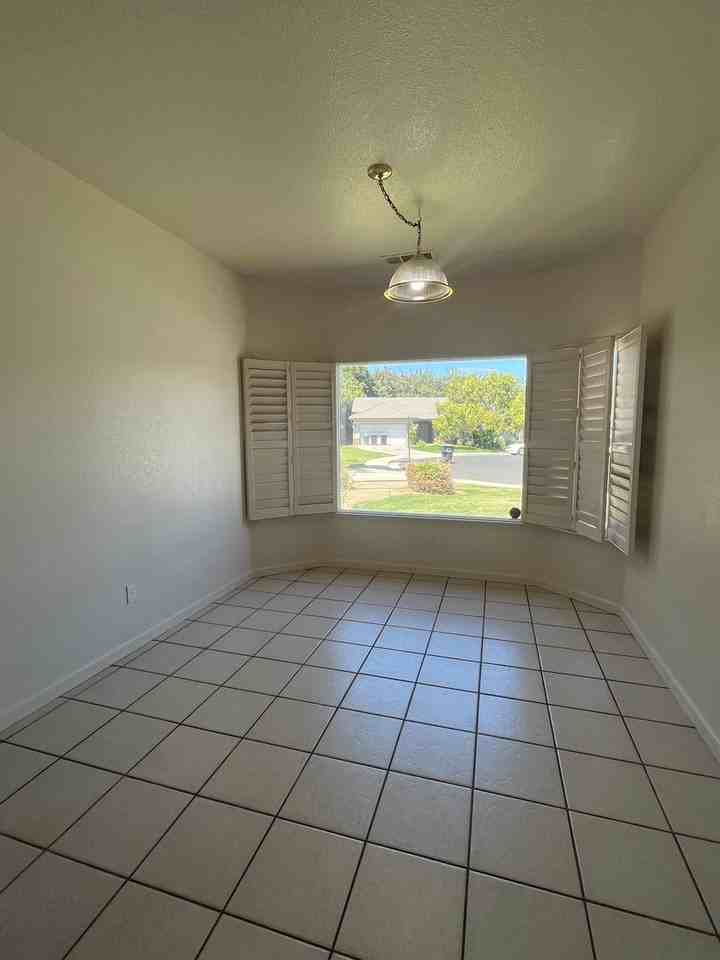 1807 E Harter Ct - Photo 2 of 23