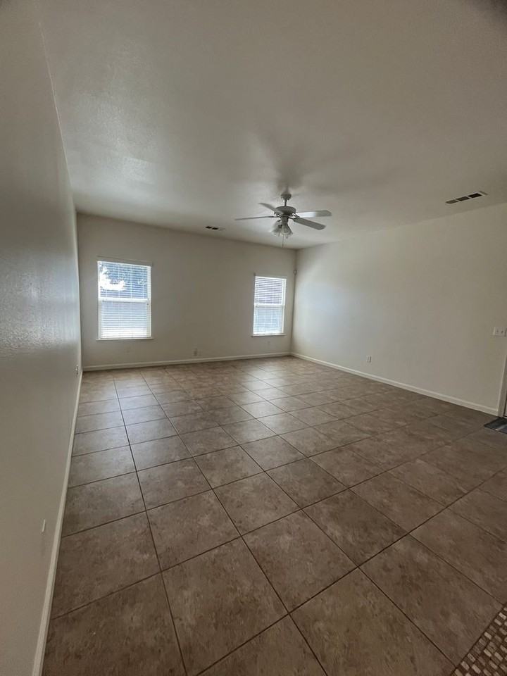 1807 E Harter Ct - Photo 5 of 23