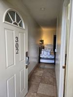 featured image of 240 Liliuokalani Ave