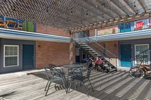 featured image of 935 Byrne St