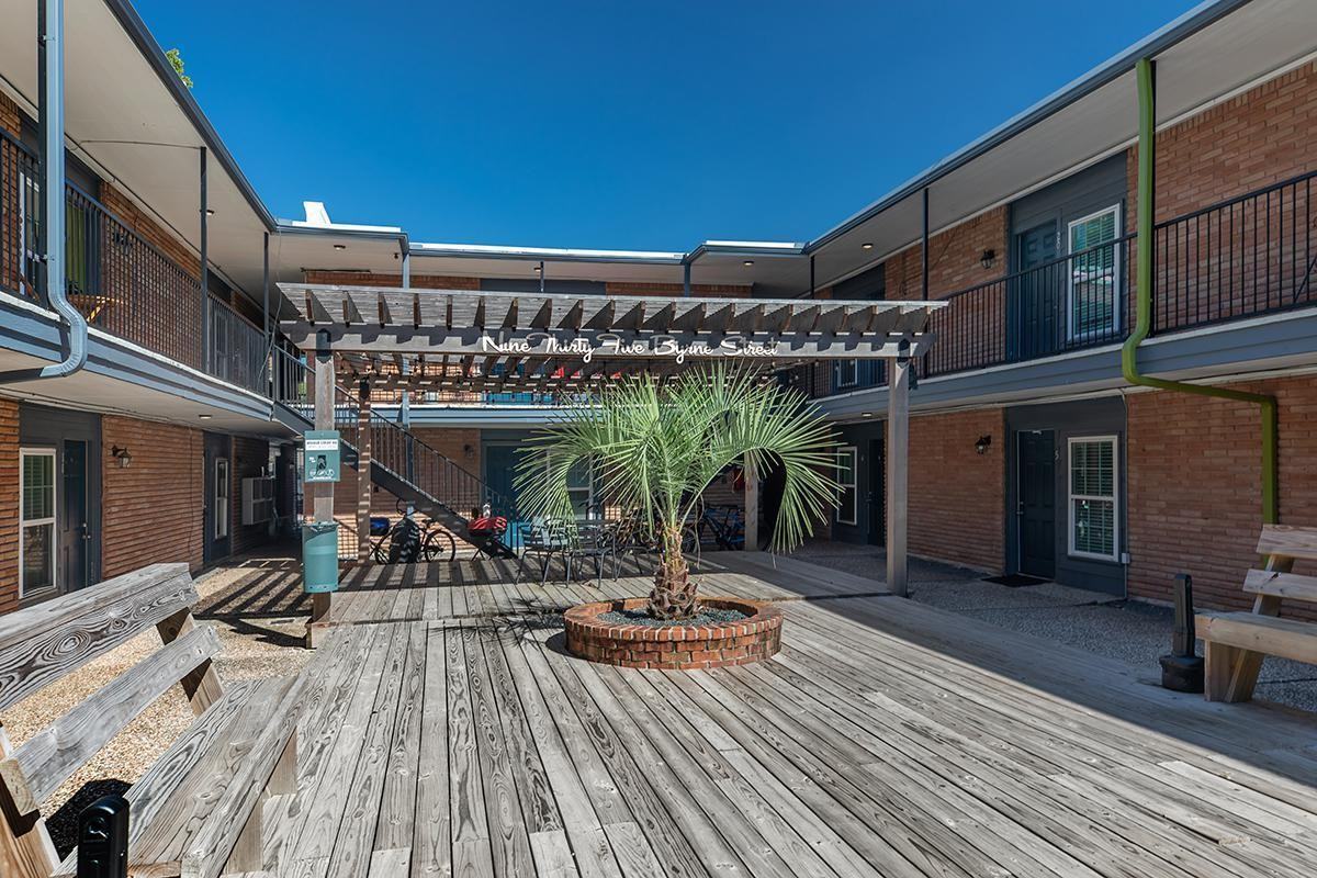 935 Byrne - Photo 4 of 13