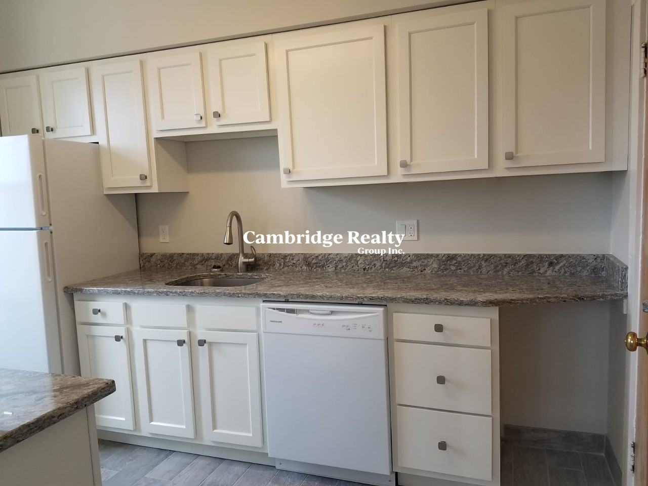 8 Farrington Ave #3T - Photo 2 of 25