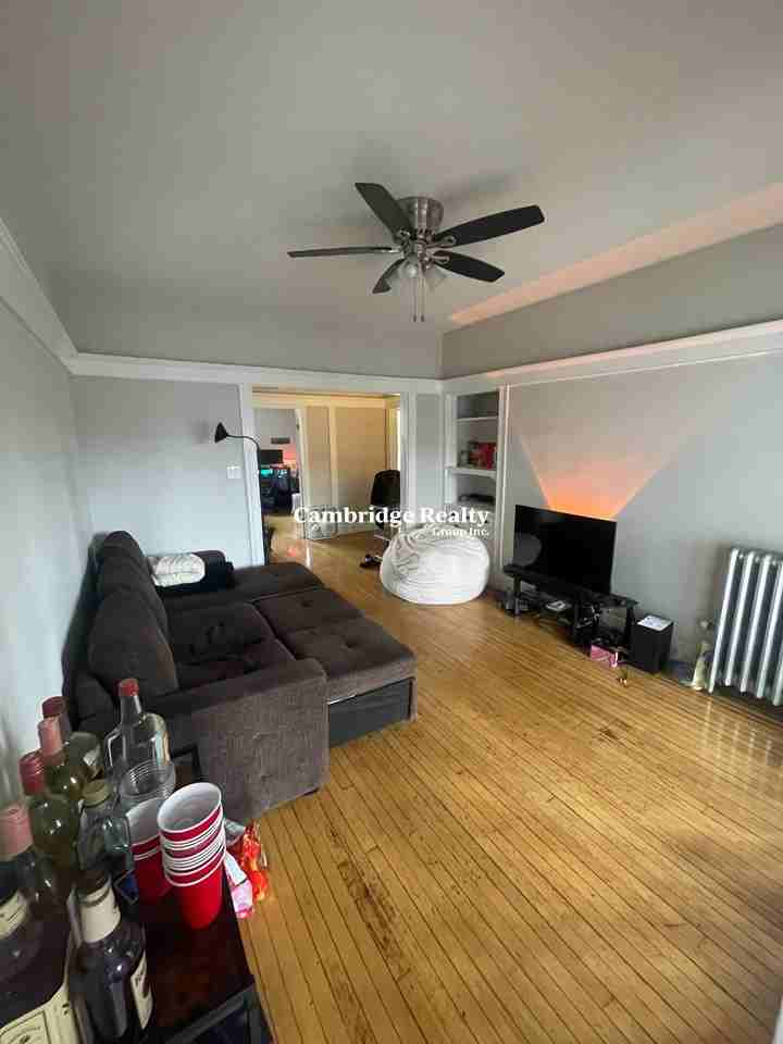 8 Farrington Ave #3T - Photo 7 of 25