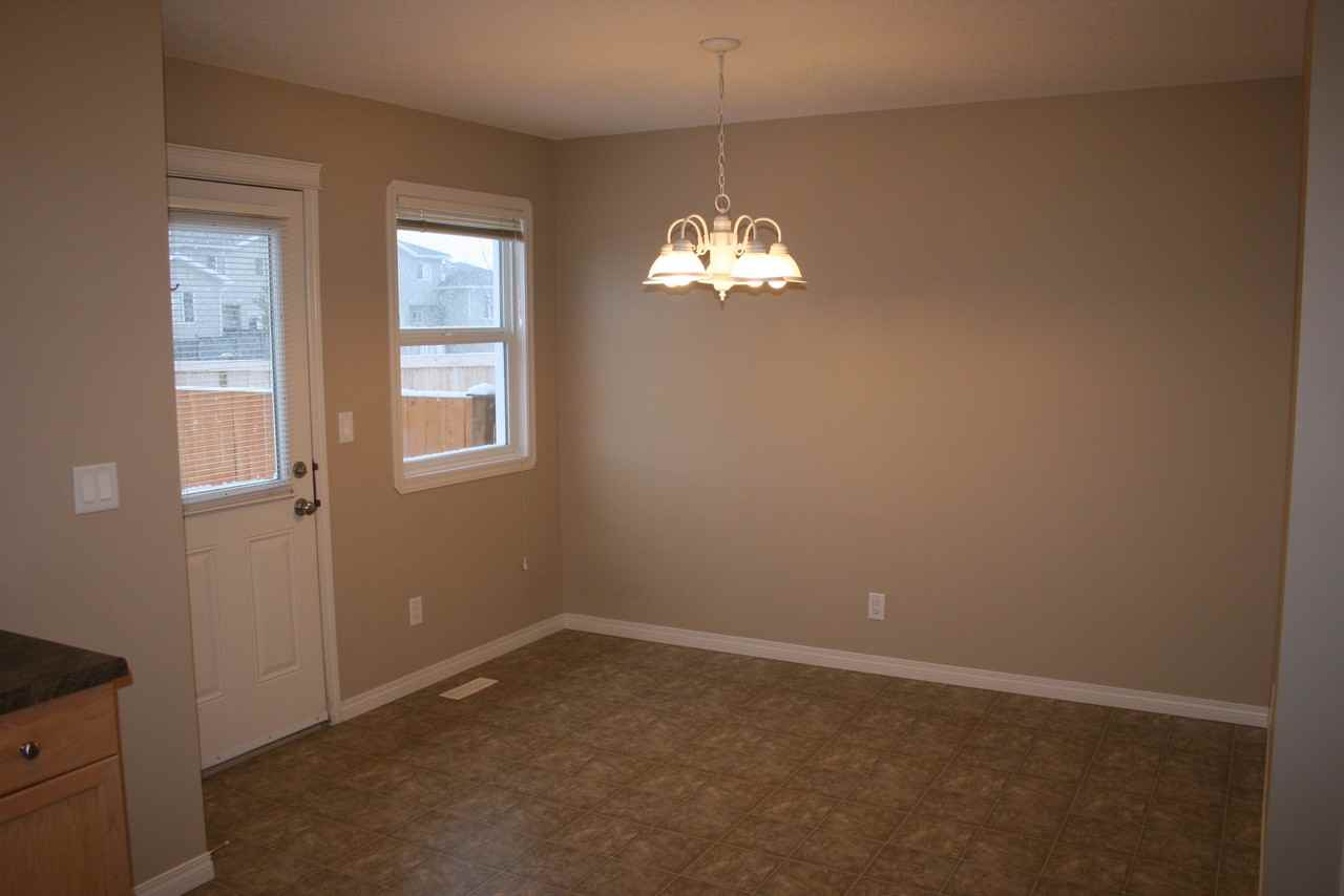 9623 91 St - Photo 3 of 8