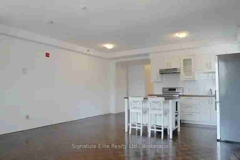 529 Danforth Ave #2 - Photo 7 of 8