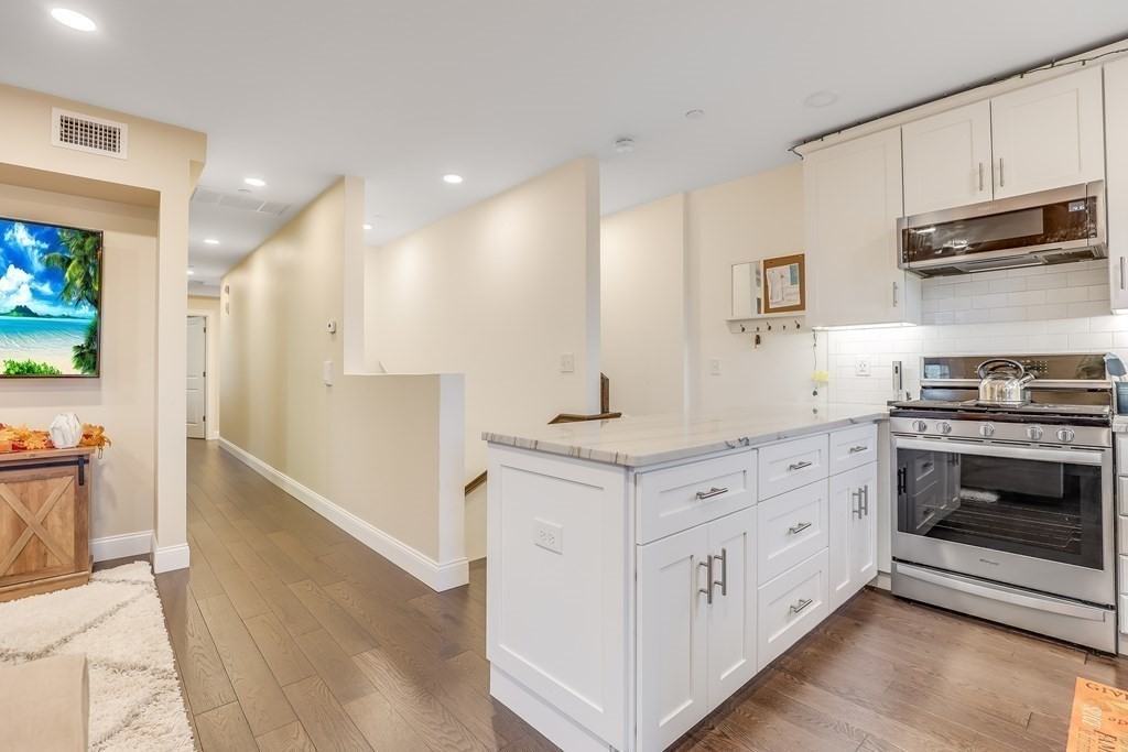 44 W Eagle St #3 - Photo 4 of 21