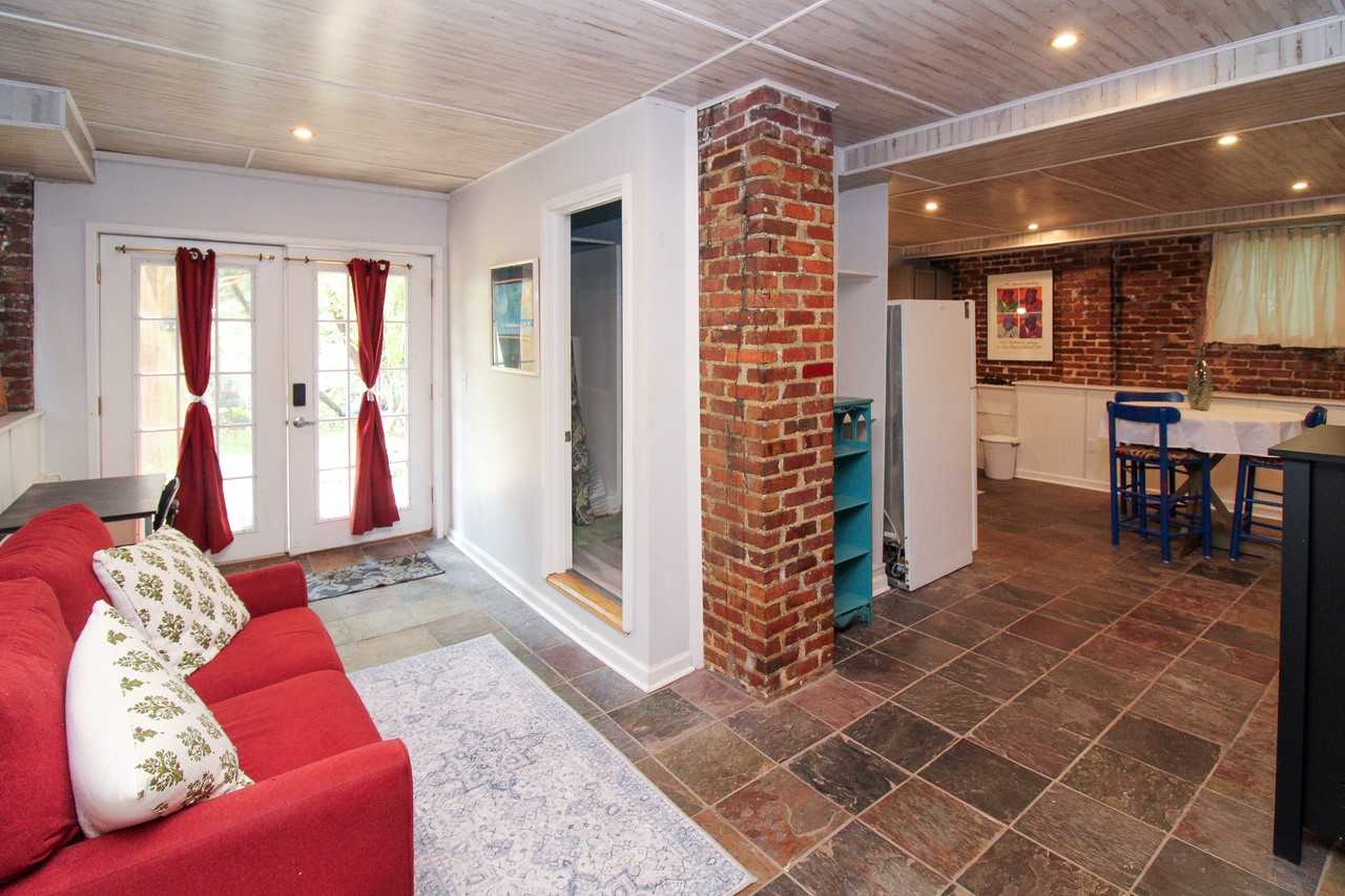 32 Balm Grove Ave #B - Photo 3 of 17