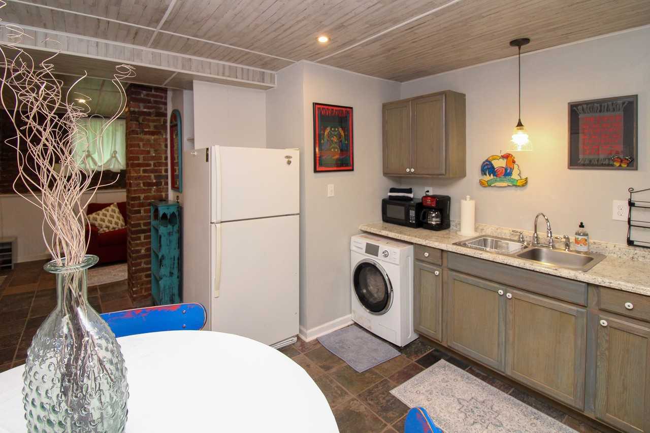 32 Balm Grove Ave #B - Photo 6 of 17