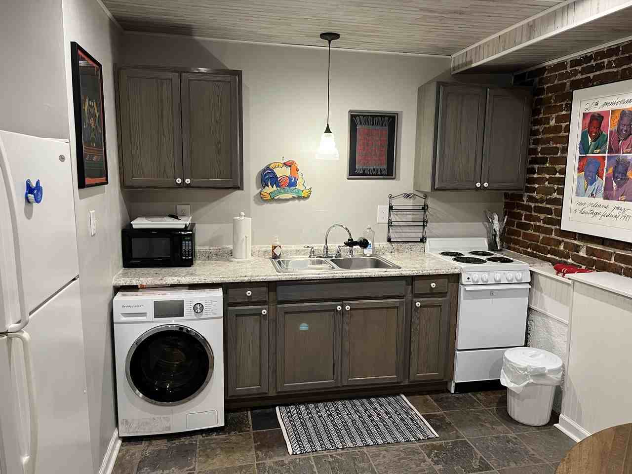 32 Balm Grove Ave #B - Photo 7 of 17