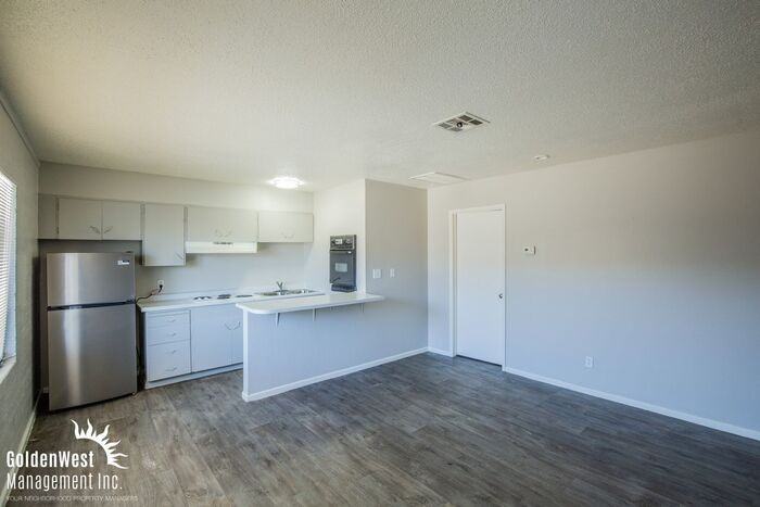425 N Decatur Blvd #4 - Photo 2 of 11