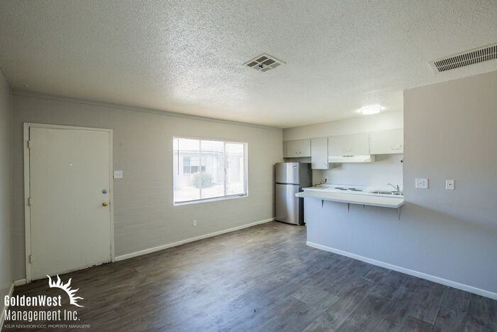425 N Decatur Blvd #4 - Photo 3 of 11