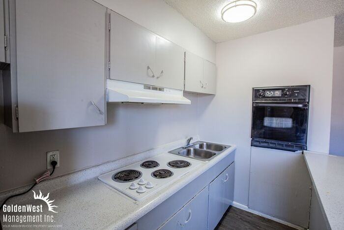 425 N Decatur Blvd #4 - Photo 5 of 11