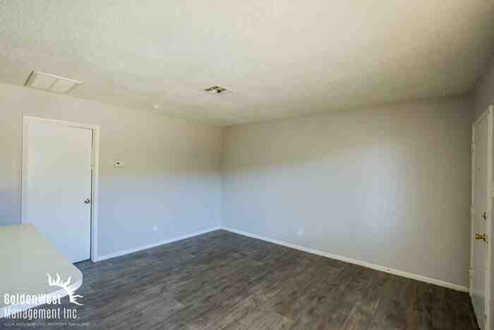 425 N Decatur Blvd #4 - Photo 6 of 11