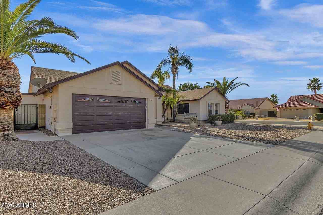 4307 E Karen Dr - Photo 2 of 42